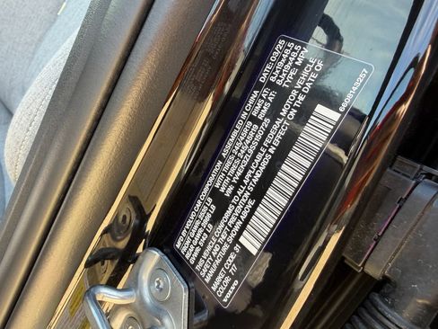 Certified 2025 Volvo EX30 Ultra w/ Climate Package AWD/4WD image 30