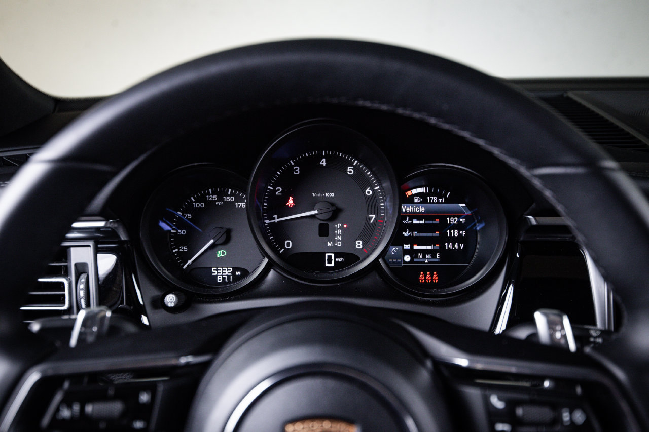 Certified 2026 Porsche Macan AWD/4WD image 15