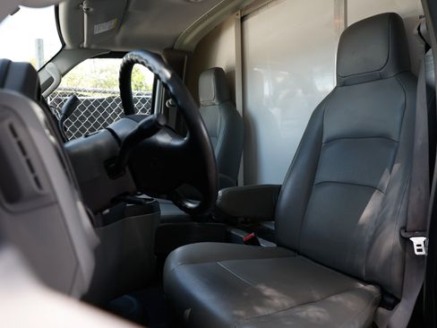 Used 2018 Ford E-350 and Econoline 350 Super Duty RWD image 10