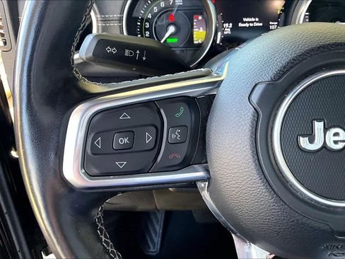 Used 2022 Jeep Wrangler Unlimited Rubicon w/ Cold Weather Group image 24