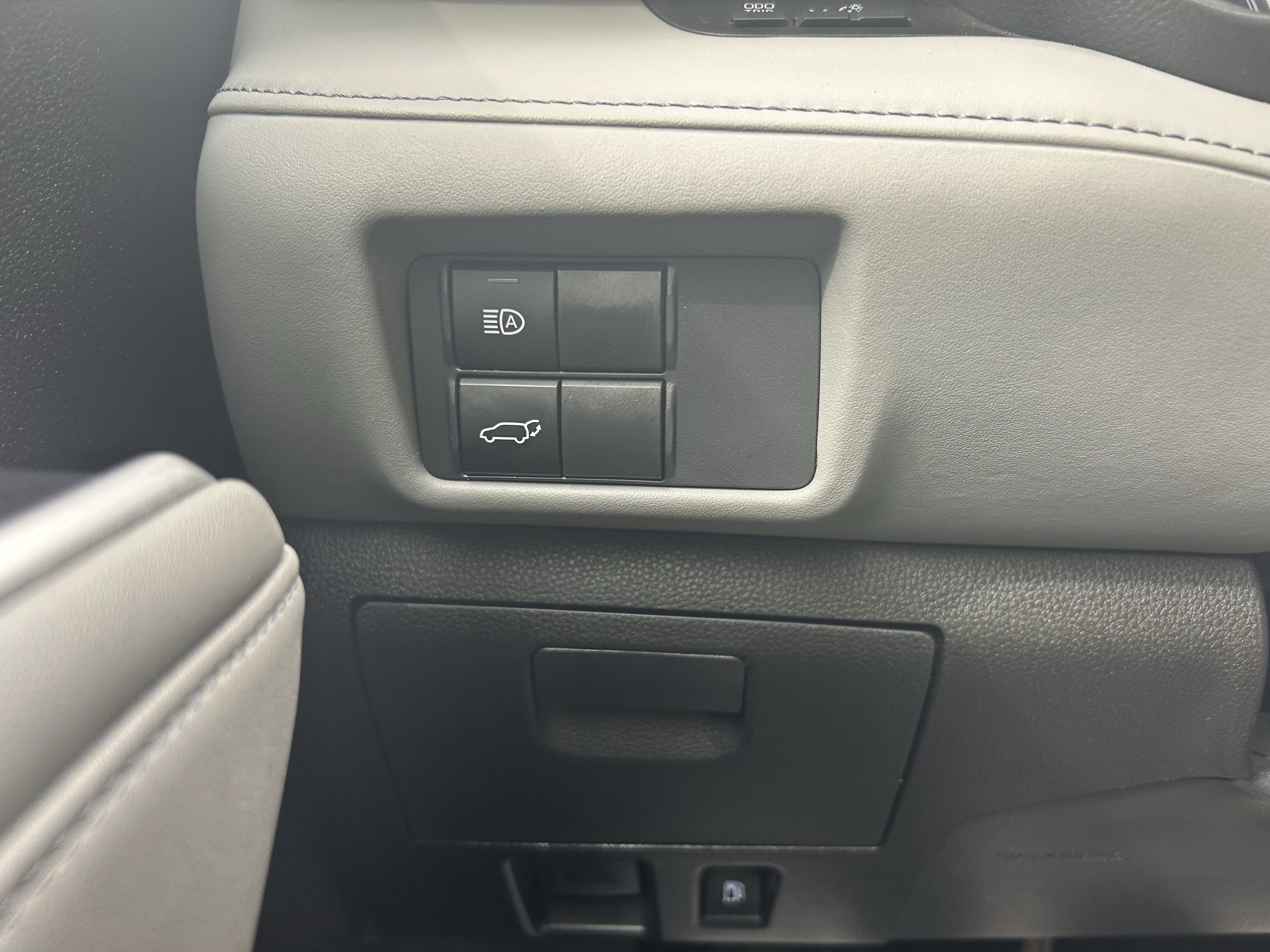 Certified 2021 Toyota Highlander XLE AWD/4WD image 27