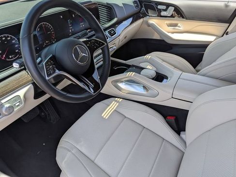 Used 2025 Mercedes-Benz GLE 450e 4MATIC image 17