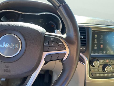 Used 2017 Jeep Grand Cherokee Overland image 30
