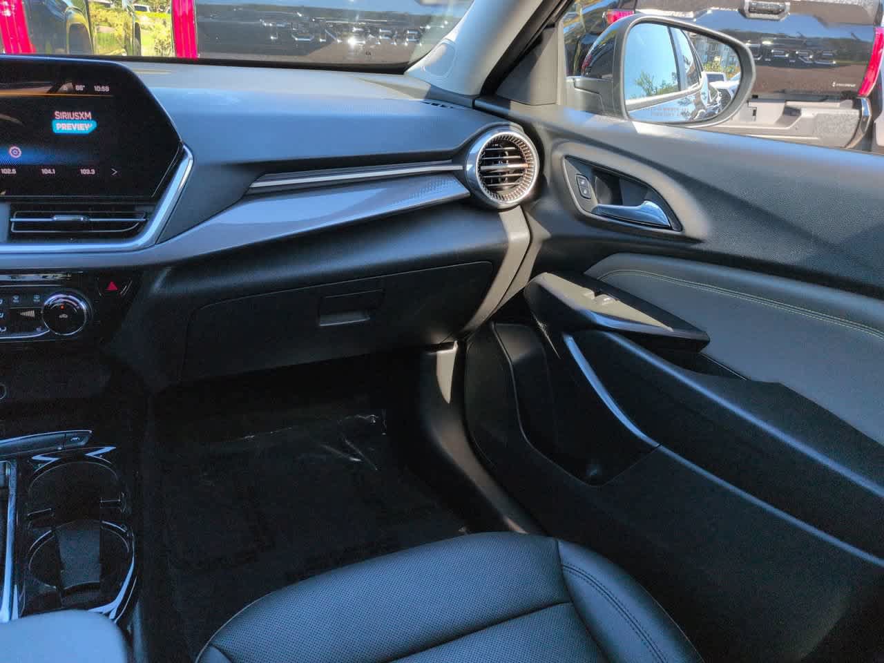 Used 2024 Chevrolet Trax ACTIV w/ Sunroof Package FWD image 16
