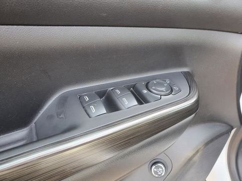 Used 2023 GMC Acadia SLT image 21