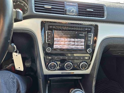 Used 2012 Volkswagen Passat 2.5 SE image 15