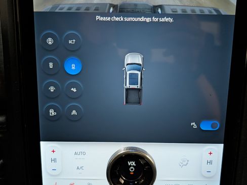 New 2025 Ford F150 Lightning Flash AWD/4WD image 26