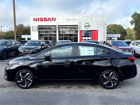 Used 2025 Nissan Versa SR w/ Trunk Package image 26