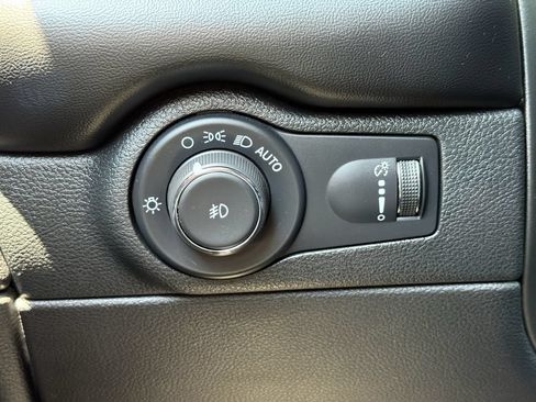 Used 2023 Dodge Durango GT RWD image 22