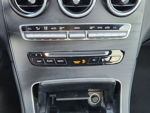 Certified 2019 Mercedes-Benz GLC 300 image 19