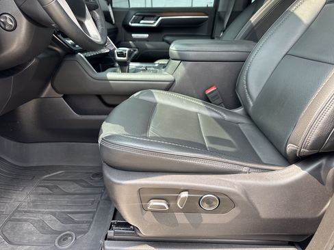 Used 2025 GMC Sierra 1500 Denali w/ Denali Reserve Package AWD/4WD image 8