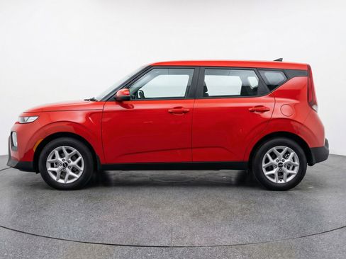 Used 2025 Kia Soul LX w/ LX Technology Package image 5
