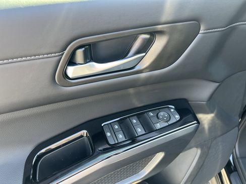 New 2026 Nissan Pathfinder SL image 14