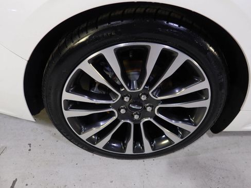 Used 2020 Lincoln Continental Reserve w/ Luxury Package image 44