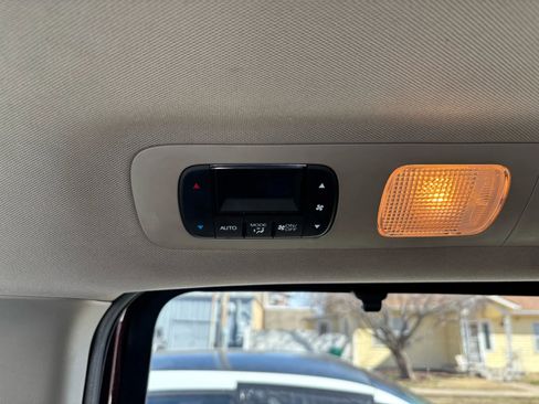 Used 2012 Honda Odyssey Touring Elite image 20