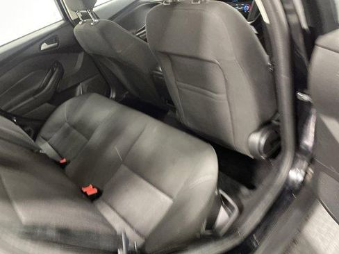 Used 2018 Ford Focus SE FWD image 15