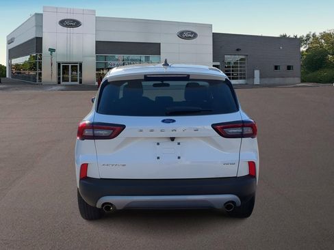 Certified 2023 Ford Escape Active AWD/4WD image 10