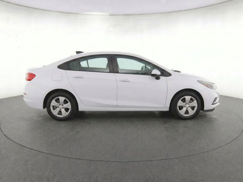 Used 2016 Chevrolet Cruze LS FWD image 8