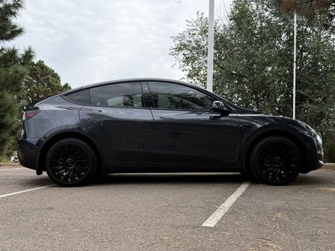 Used 2024 Tesla Model Y Long Range image 8