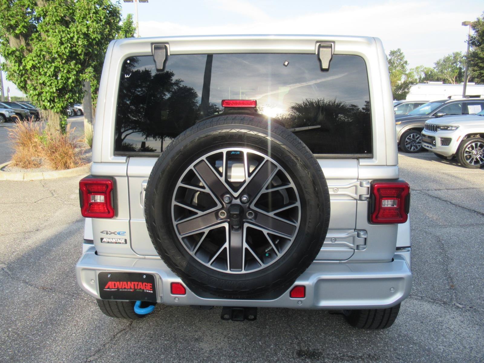 Certified 2023 Jeep Wrangler Unlimited Sahara AWD/4WD image 7