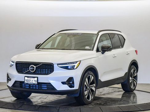 Certified 2025 Volvo XC40 B5 Plus w/ Climate Package image 1