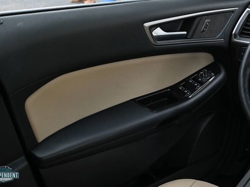 Used 2019 Ford Edge SEL w/ Equipment Group 201A image 9