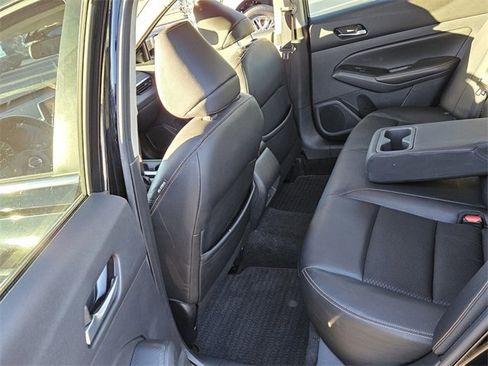 Used 2021 Nissan Altima 2.5 SR w/ SR Premium Package image 11