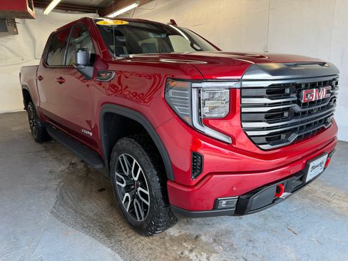 Used 2024 GMC Sierra 1500 AT4 w/ Technology Package image 4