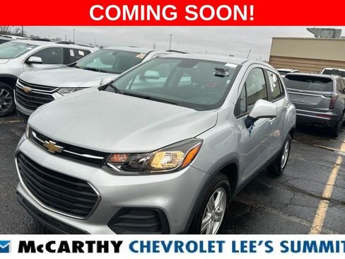 Used 2020 Chevrolet Trax LS image 1