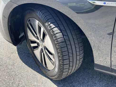 Used 2019 Volkswagen e-Golf SEL Premium image 36