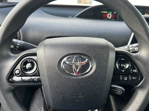 Certified 2022 Toyota Prius LE image 36