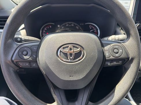 Used 2023 Toyota RAV4 XLE FWD image 12