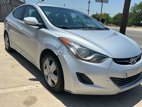 Used 2013 Hyundai Elantra GLS image 7