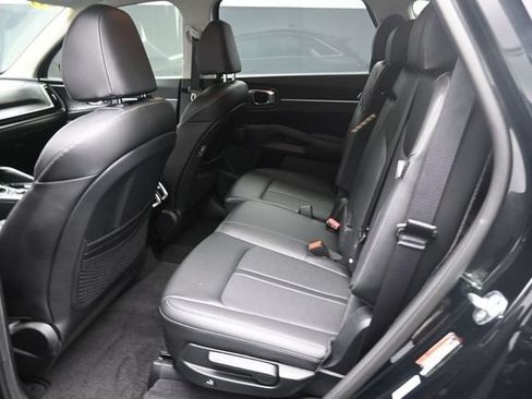 Used 2025 Kia Sorento S FWD image 20