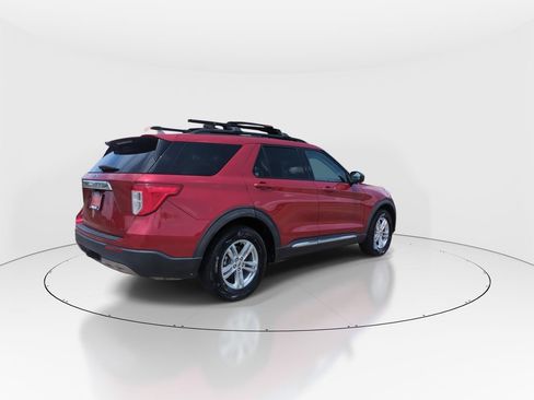 Used 2021 Ford Explorer XLT w/ Equipment Group 202A RWD image 8