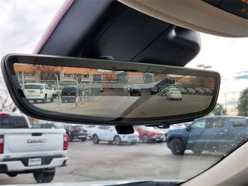 Used 2022 Buick Envision Avenir w/ Technology Package II image 25