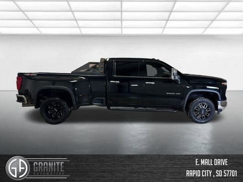 Used 2024 Chevrolet Silverado 3500 LTZ w/ LTZ Convenience Package AWD/4WD image 6