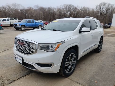 Used 2018 GMC Acadia Denali w/ Technology Package image 8