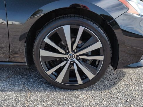 Used 2020 Nissan Altima 2.5 SR FWD image 9