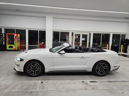 Used 2018 Ford Mustang Premium RWD image 10