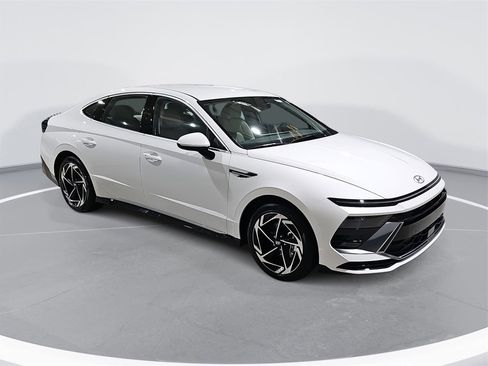 New 2026 Hyundai Sonata SEL image 3
