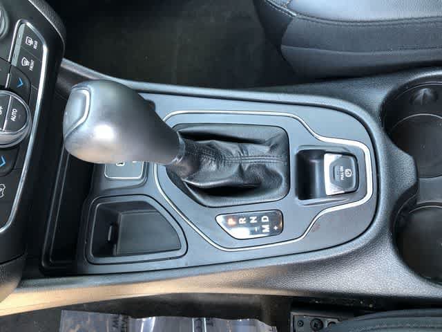 Certified 2021 Jeep Cherokee Latitude Lux 80th Anniv w/ Quick Order Package 2YU 80th FWD image 28
