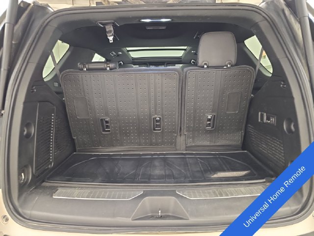 Used 2024 Chevrolet Tahoe Z71 w/ Luxury Package AWD/4WD image 17