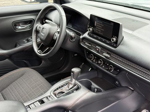 Certified 2025 Honda HR-V Sport image 9
