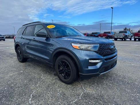 Used 2020 Ford Explorer XLT w/ Equipment Group 202A image 9