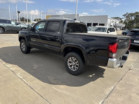 Used 2018 Toyota Tacoma SR5 image 24
