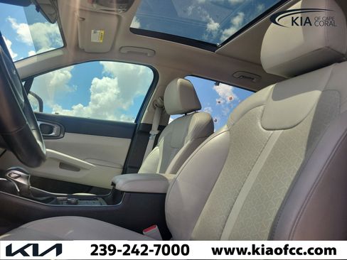 Certified 2023 Kia Sorento S w/ Panoramic Sunroof Package FWD image 27