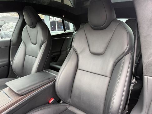 Used 2022 Tesla Model S image 9