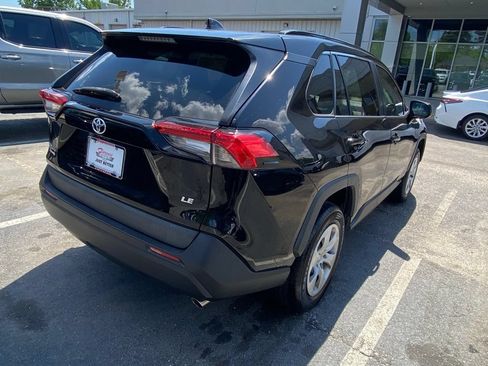 Used 2021 Toyota RAV4 LE FWD image 14