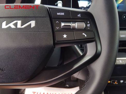 Used 2025 Kia K4 EX image 16